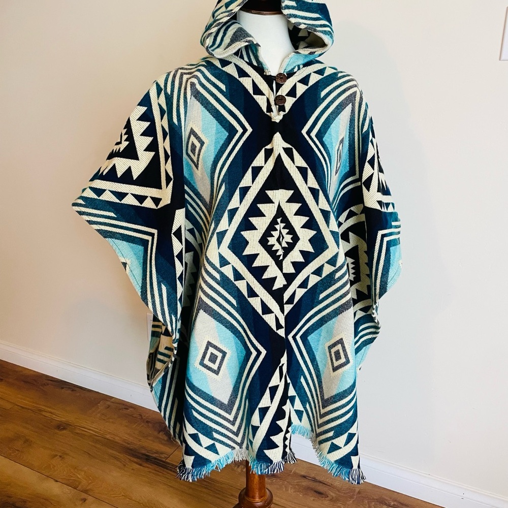Poncho Alpaca blended, hooded with Geometric Patterns